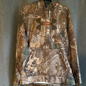 UNDER ARMOUR camo print hoodie